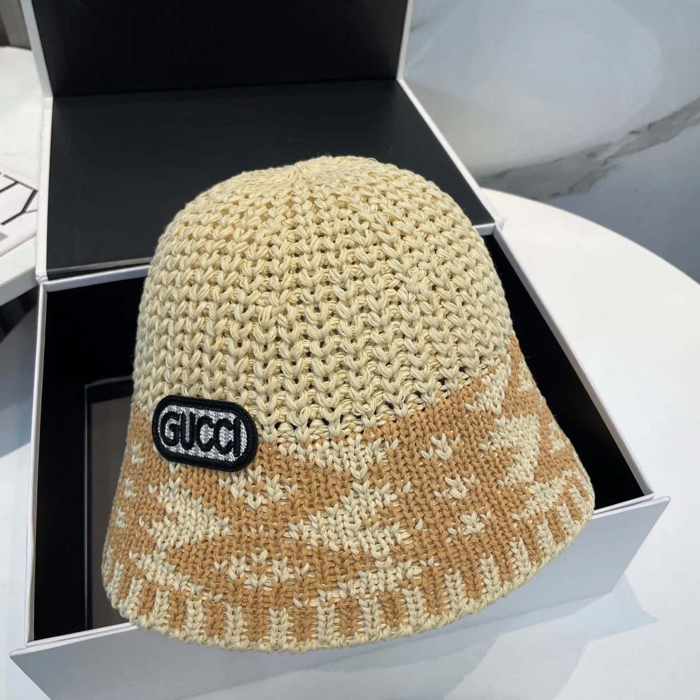 P70 Gucci's new knitted hat, made with high density, a super tasteful knitted hat~the first choice for going out on the street! The shape of the hat is super nice, the color is perfect, and it’s light to carry! A must-have for little fairies🧚Head circumference 57cm