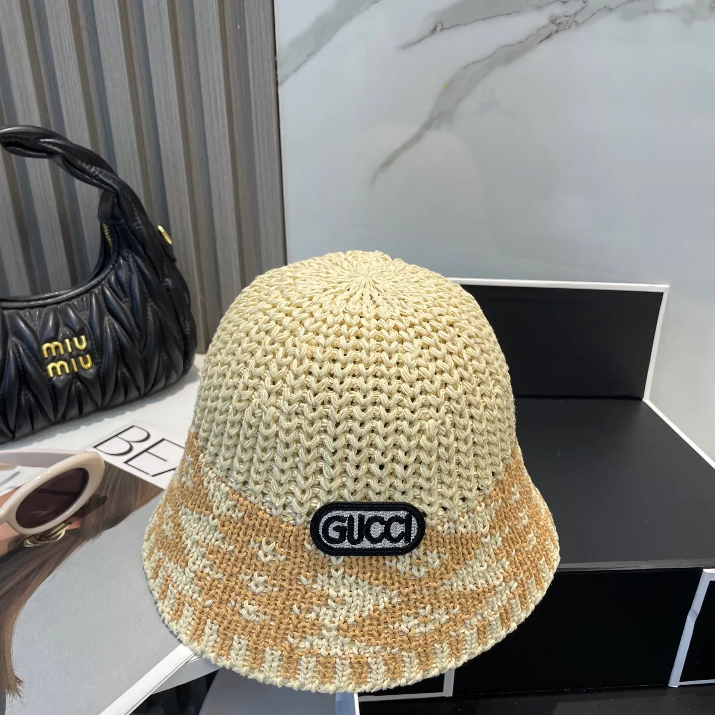 P70 Gucci's new knitted hat, made with high density, a super tasteful knitted hat~the first choice for going out on the street! The shape of the hat is super nice, the color is perfect, and it’s light to carry! A must-have for little fairies🧚Head circumference 57cm