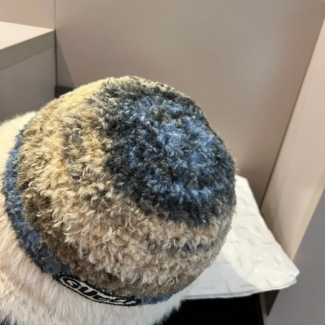 💰100¥ Gucci new sherpa bucket hat, gradient color, head circumference 57cm