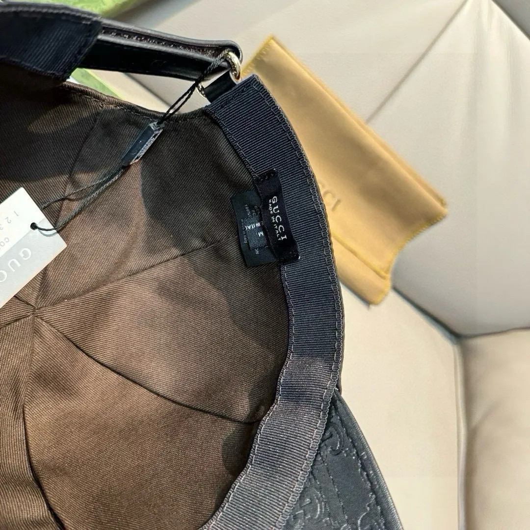 p900000 classic model!   , Gucci (Gucci) classic original baseball cap 😍😍 1:1 mold customization at the counter, the highest version, original satin fabric + first layer of cowhide, light and breathable! Photographed in real life, suitable for men and women in all seasons, basic head circumference 56cm, adjustable patches.