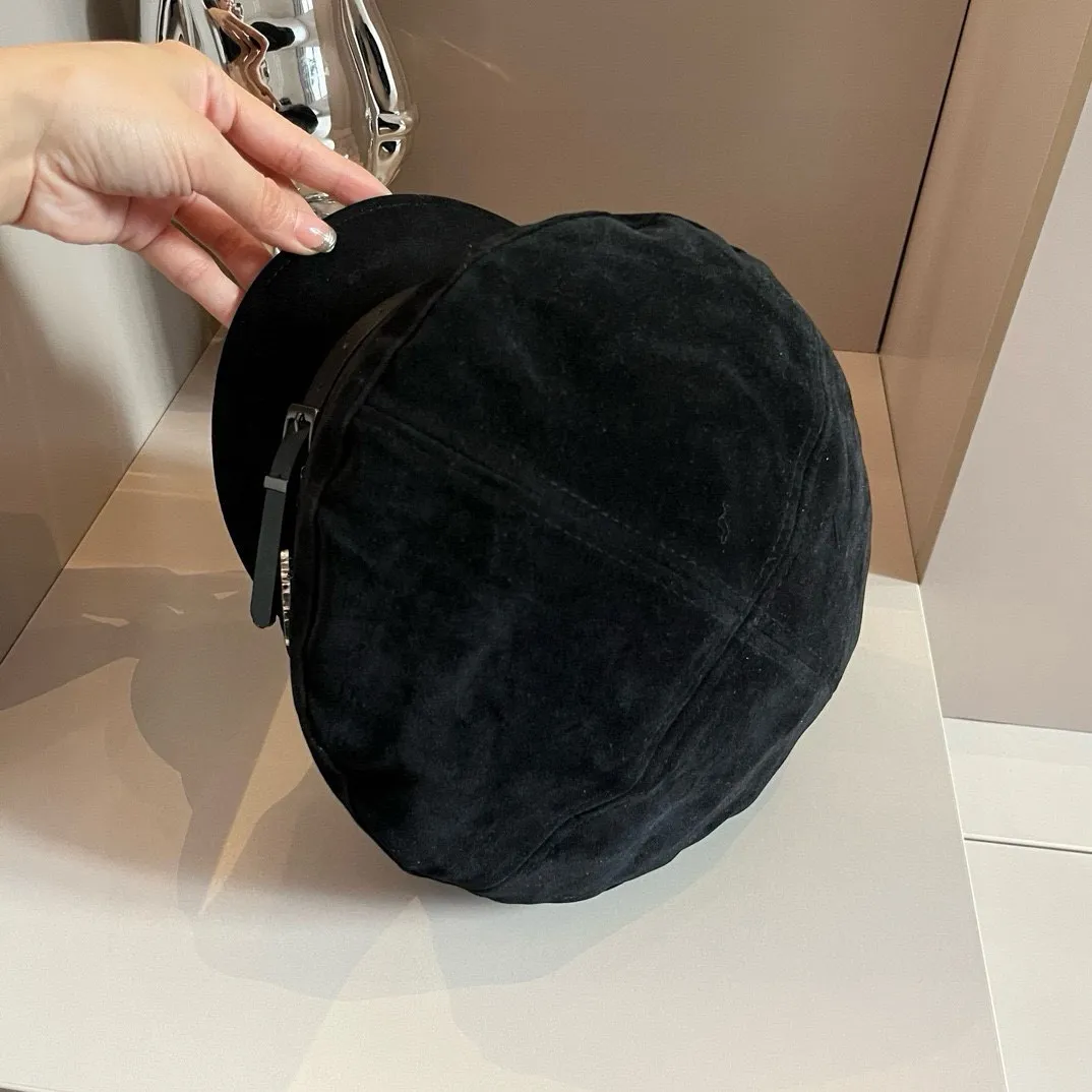 💰100¥ Gucci new peaked military cap, head circumference 57cm