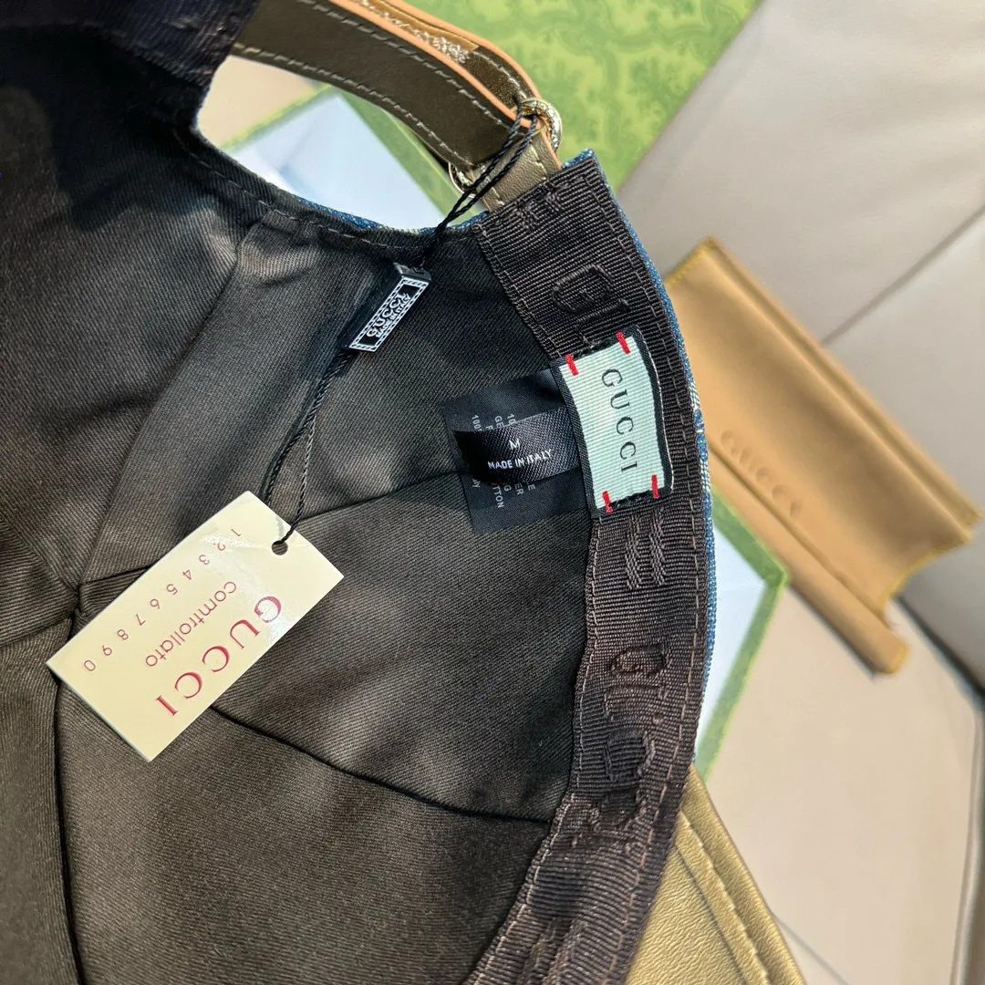 P90, Gucci (Gucci) new original baseball cap, large double G leather, best-selling model at the counter, 1:1 mold customization, original canvas fabric + first-layer cowhide, fashionable and handsome! The quality is great, the basic head circumference is 56cm, and the patch is adjustable.