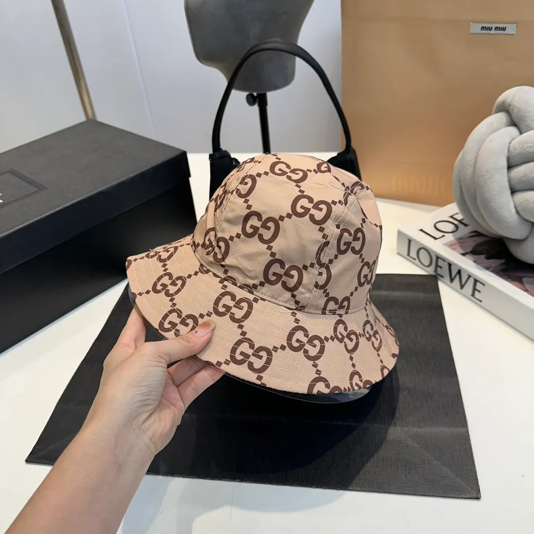 P50 GUCCI bucket hat, a new product from the official website, the original quality of the fisherman hat is very popular 🔥🎩 The craftsmanship is very exquisite, high-end and classy! Low-key luxury, easy to carry! Running volume!