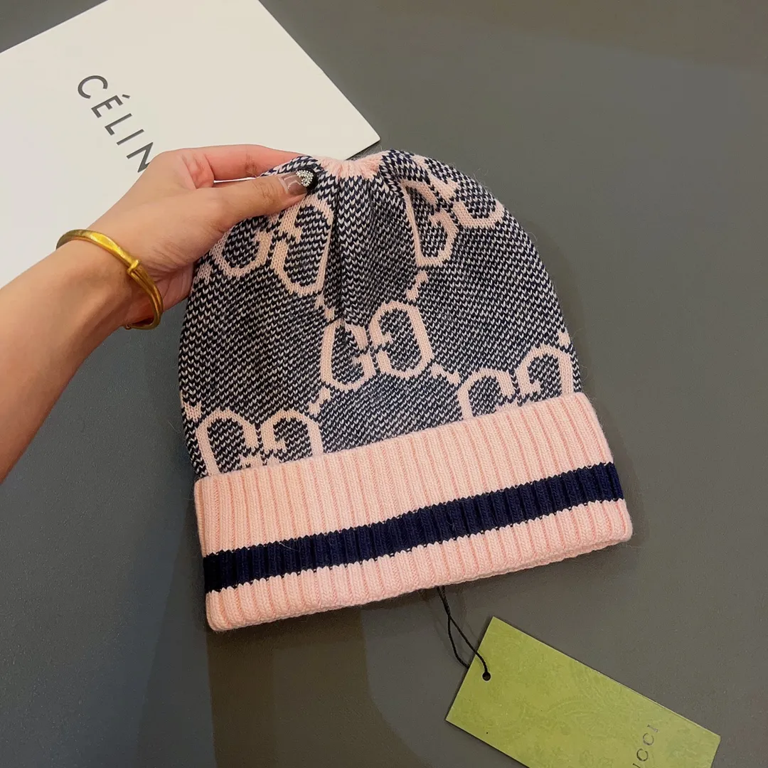 Special batch of 90 Gucci-new towel knitted woolen hat. The hot-selling knitted hat at the counter, super beautiful gg letters. Highly elastic knitted fabric, babies of any head shape can wear it with their eyes closed.