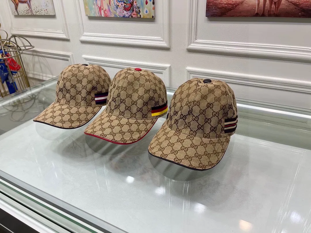🉐1.1 million classic models are now available in new colors!  , Gucci (Gucci) classic original baseball cap, 1:1 mold opening and customization at the counter, the highest version, original canvas fabric + first layer of cowhide, pure cotton lining, light and breathable! Photographed in real life, suitable for men and women in all seasons, basic head circumference 56cm, adjustable patches.