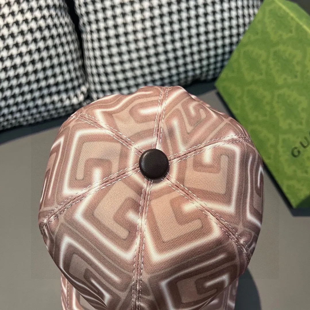 🉐️90 🎗, Gucci Gucci’s new original baseball cap, artistic large double G, 1:1 mold customization at the counter, perfect pattern, original canvas fabric + first-layer cowhide, light and breathable! The basic head circumference is 56cm, and the patch is adjustable.