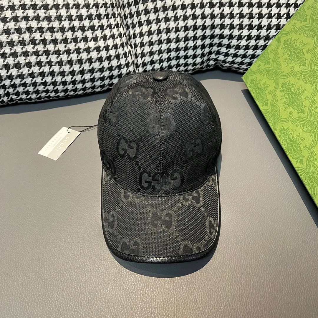 🉐90, Gucci Gucci's new original baseball cap, large double G, 1:1 mold customization at the counter, perfect pattern, original canvas fabric + first-layer cowhide, light and breathable! The basic head circumference is 56cm, and the patch is adjustable.