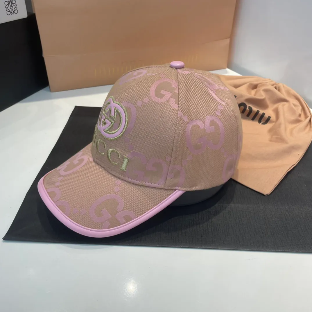P60 GUCCI baseball cap, new product from the official website, baseball cap, original quality, very popular 🔥🎩 The craftsmanship is very exquisite, high-end and classy! Low-key luxury, easy to carry! Running volume!