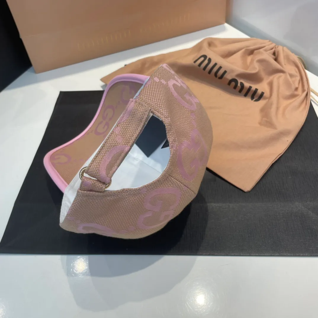 P60 GUCCI baseball cap, new product from the official website, baseball cap, original quality, very popular 🔥🎩 The craftsmanship is very exquisite, high-end and classy! Low-key luxury, easy to carry! Running volume!