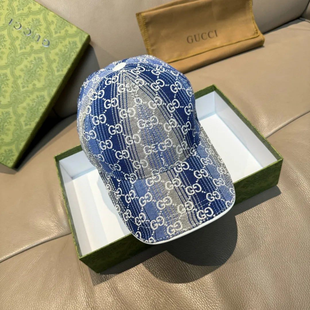 p90, Gucci (Gucci) new original baseball cap, gradient candy double G, 1:1 mold opening and customization at the counter! Original denim fabric + first-layer cowhide, light and breathable! Actual photo, suitable for men and women, basic head circumference 56cm, adjustable patch.