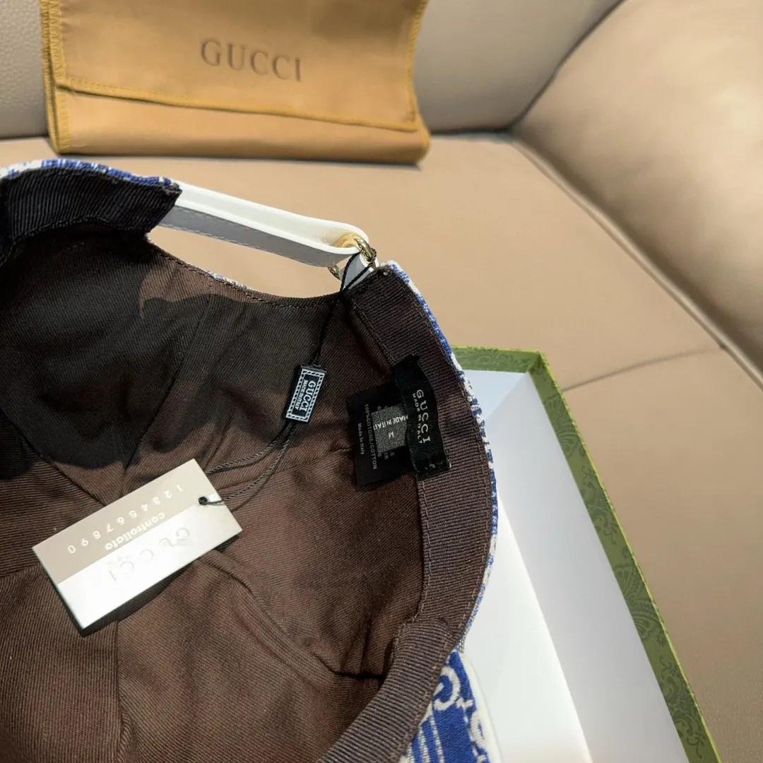p90, Gucci (Gucci) new original baseball cap, gradient candy double G, 1:1 mold opening and customization at the counter! Original denim fabric + first-layer cowhide, light and breathable! Actual photo, suitable for men and women, basic head circumference 56cm, adjustable patch.