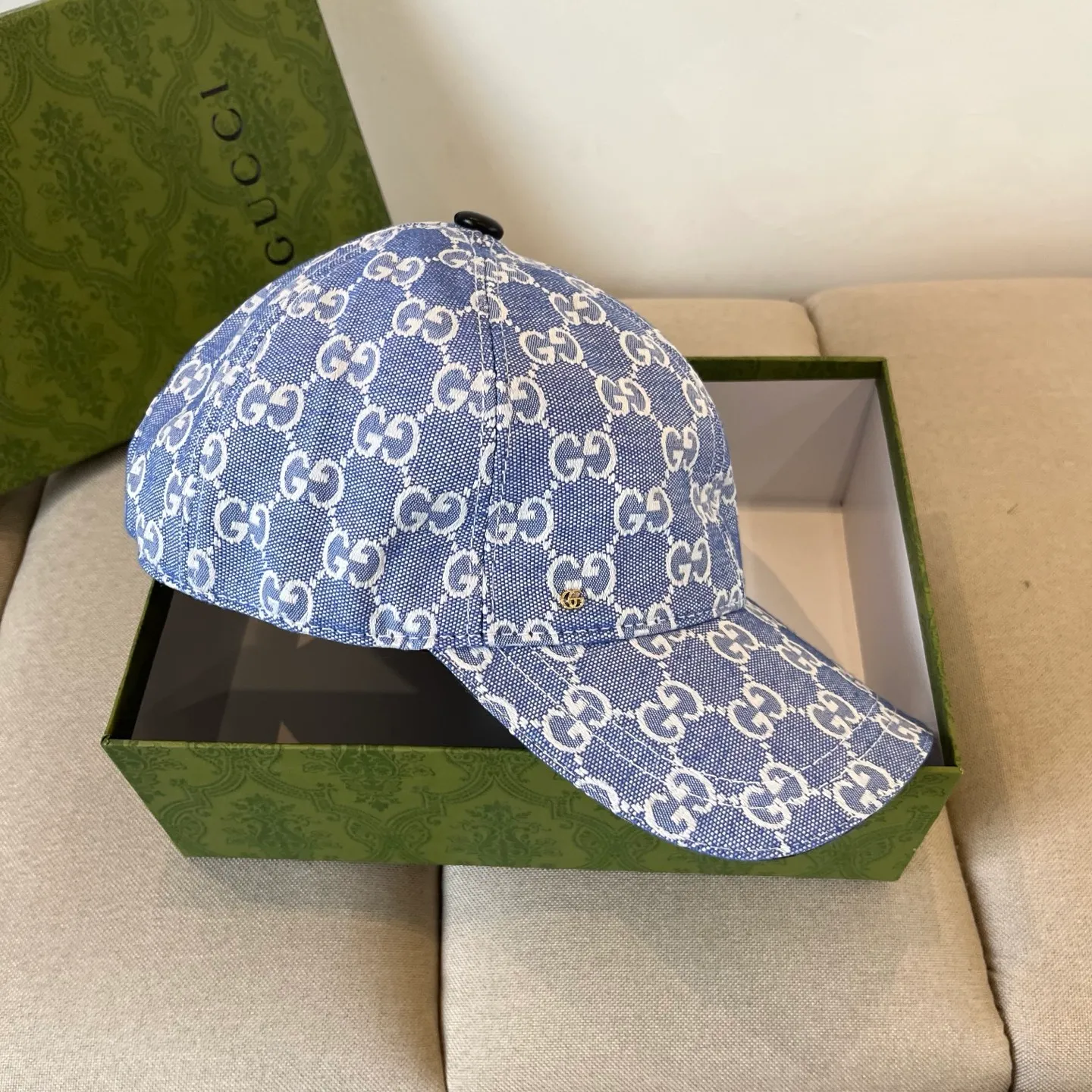 P60 Gucci Baseball Cap♥️GUCCI🧢New product from the official website, baseball cap, original quality, very popular 🔥🎩 The craftsmanship is very exquisite, high-end and classy! Low-key luxury, easy to carry! Running volume!