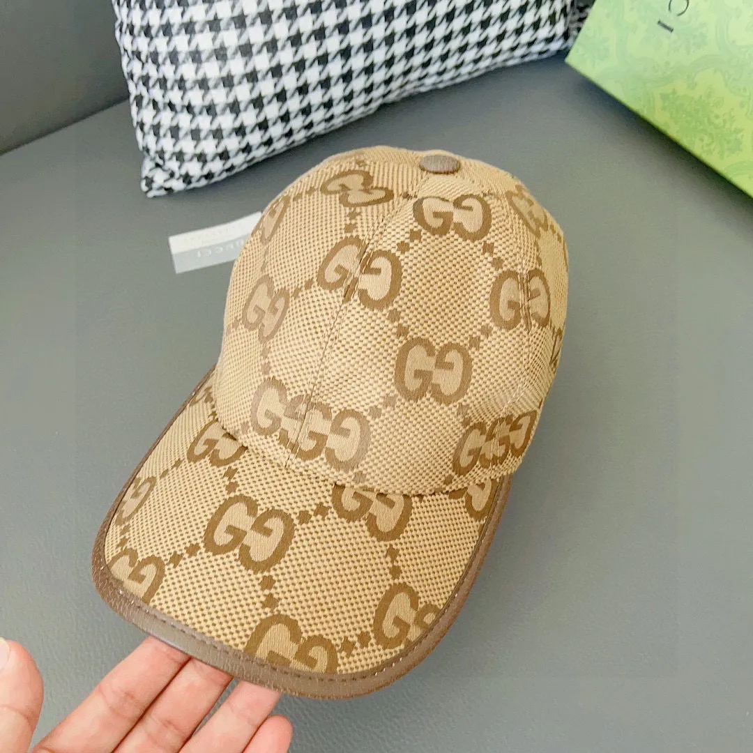 Batch 90, Gucci's new original baseball cap, large double G, 1:1 mold customization at the counter, perfect pattern, original canvas fabric + first-layer cowhide, light and breathable! The basic head circumference is 56cm, and the patch is adjustable.