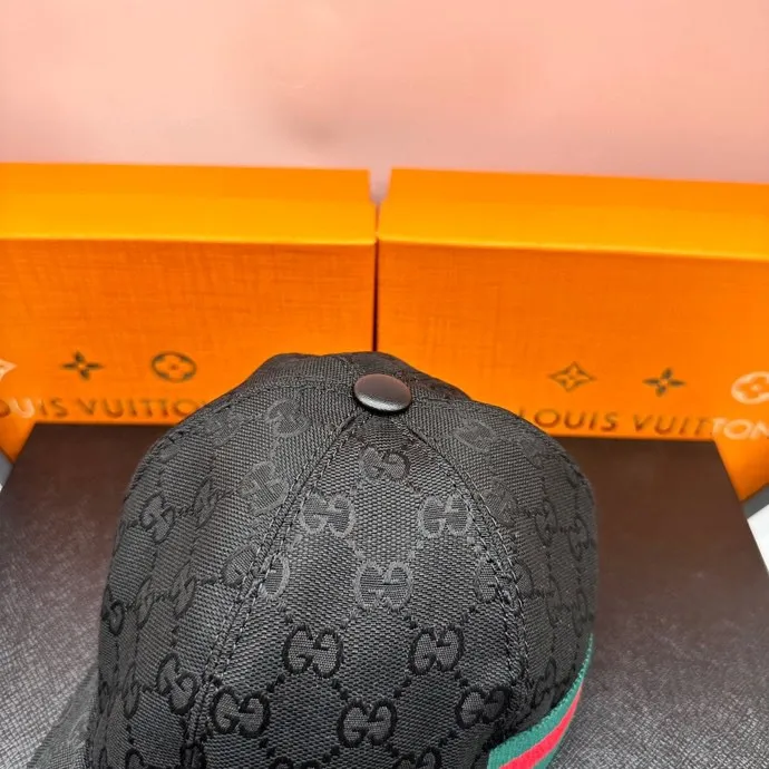 P90 Ten thousand year classic model shipped Gucci (Gucci) small gold embroidery, top original order, excellent quality, the same baseball cap as the official website, actual photo taken, ready for delivery
