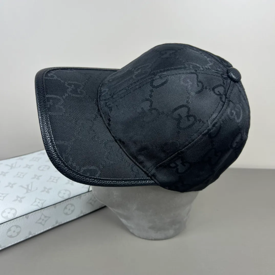 P66💰Gucci Baseball Cap♥️GUCCI🧢Official website new product, baseball cap, original quality, hot arrival 🔥🎩 The craftsmanship is very exquisite, high-end and classy! Low-key luxury, easy to carry! Running volume!