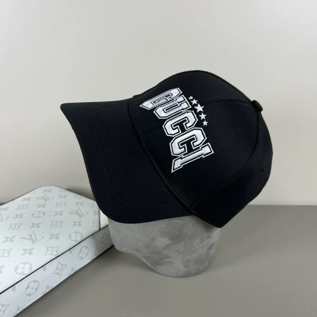 P56💰Gucci Baseball Cap♥️GUCCI🧢Official website new product, baseball cap, original quality, hot arrival 🔥🎩 The craftsmanship is very exquisite, high-end and classy! Low-key luxury, easy to carry! Running volume!