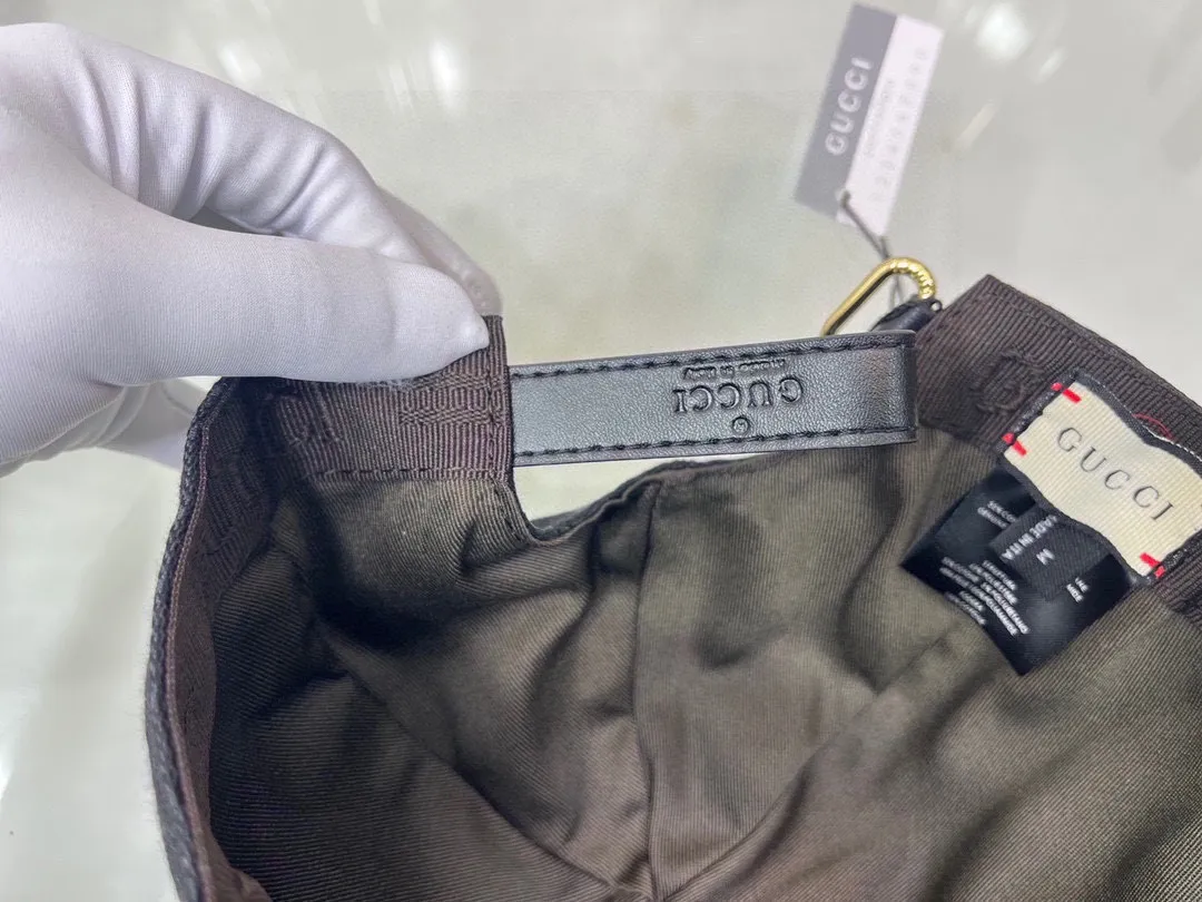 Batch 90, new Gucci (Gucci) original baseball cap, GUCCI embroidery, 1:1 mold customization, heavy embroidery, details comparable to counters, original canvas fabric + first-layer cowhide, excellent quality! The first choice for handsome men and beautiful women, fashionable and versatile. The basic head circumference is 56cm, and the patch is adjustable.