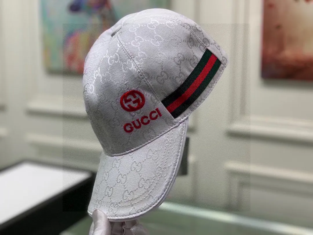 🉐️900,000-year-old classic model shipped!        , Gucci (Gucci) classic original baseball cap😍😍gucci small embroidery, 1:1 mold opening and customization at the counter, the highest version, original canvas fabric + first layer of cowhide, pure cotton lining, light and breathable! Photographed in real life, suitable for men and women in all seasons, basic head circumference 56cm, adjustable patches.