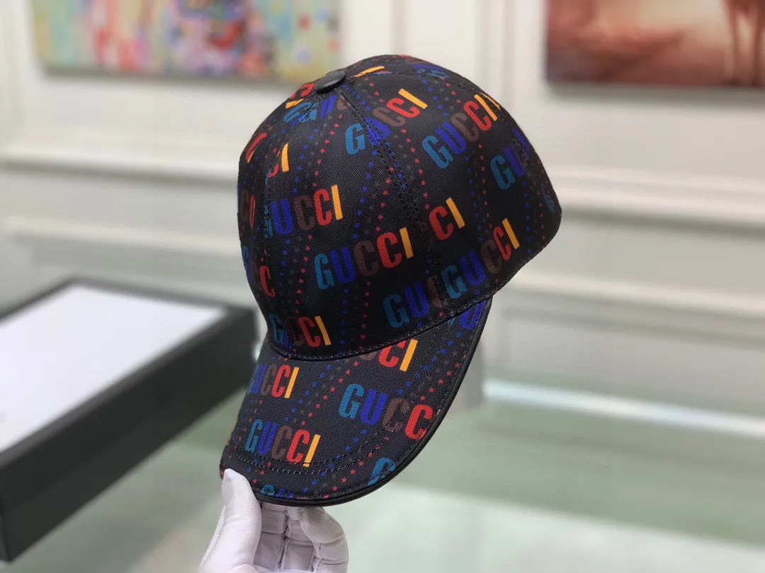 🉐100 Gucci (Gucci) new original baseball cap, silk screen logo, 1:1 mold opening and customization at the counter, original canvas fabric + first layer of cowhide, pure cotton lining, light and breathable! The quality is great, the basic head circumference is 56cm, and the patch is adjustable.