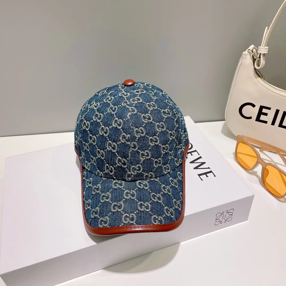 P60 with dust bag. Original Gucci classic quote baseball cap, 1:1 mold customization, original canvas fabric + first-layer cowhide, popular purchase agent, versatile style for men and women, great quality! The basic head circumference is 56cm, and the patch is adjustable.