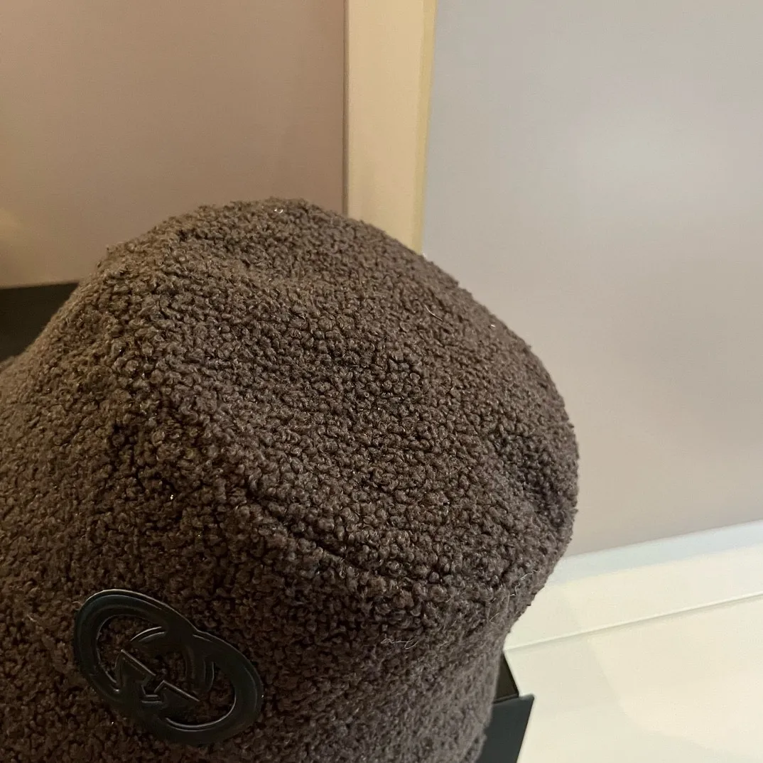 💰110¥ Gucci lambswool bucket hat, head circumference 57cm
