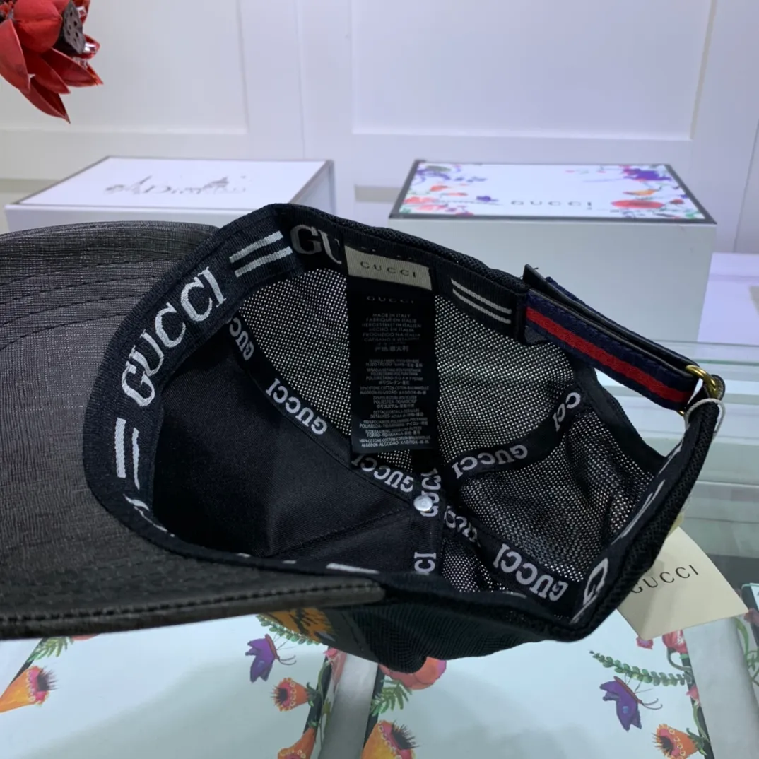 p70 Gucci's original baseball cap of the same model as the GUCCI celebrity 😋 is on sale on the official website, the unit price is 5736, high-end custom-made 🧢😱 meticulous workmanship and complete 👈 full of personality, fashionable and versatile 😘 you can earn money when you buy it, [bad smile] low-key luxury 😘 versatile style [lips] dear, hurry up and get it, [wit] you deserve it!