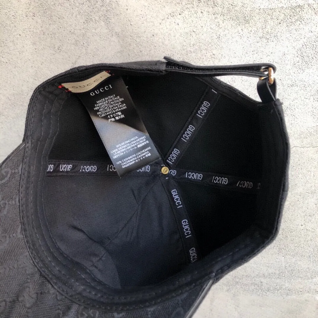 Special offer 🉐70💰 🧢Gucci(Gucci)🧢. New original baseball cap 😍😍 Double G hemming, 1:1 mold customization, the highest version of pure cotton lining, light and breathable, actual photo taken! Basic head circumference 56
