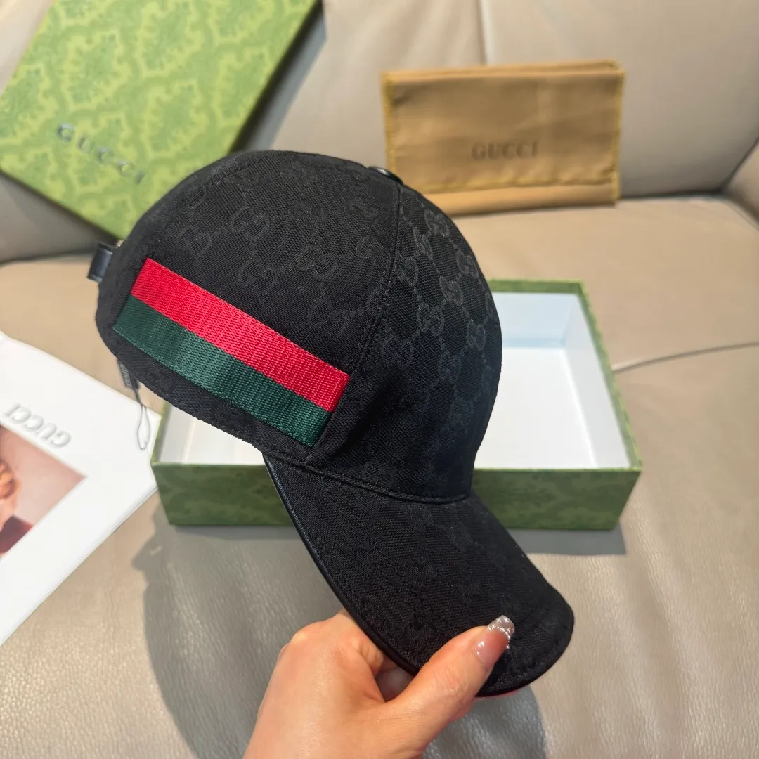 p90, Gucci (Gucci) new original baseball cap, red and green webbing, 1:1 mold customization, original canvas + first-layer cowhide, popular purchasing agent, versatile style for men and women, great quality! The basic head circumference is 56cm, and the patch is adjustable.
