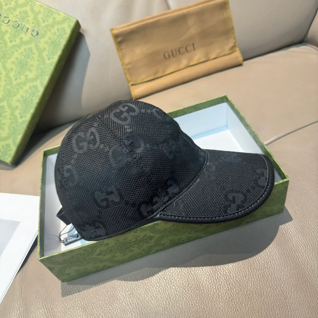 p90., Gucci Gucci's new original baseball cap, large double G, 1:1 mold opening and customization at the counter, original canvas fabric + first-layer cowhide, light and breathable! The basic head circumference is 56cm, and the patch is adjustable.