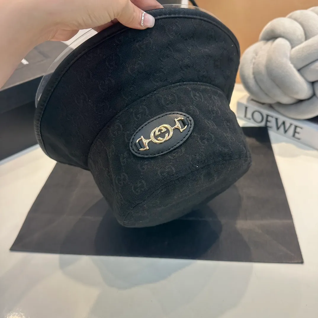 P56 Gucci Baseball Cap♥️GUCCI🧢Official website new fisherman hat, original quality is very popular 🔥🎩 The craftsmanship is very exquisite, high-end and classy! Low-key luxury, easy to carry! Running volume!