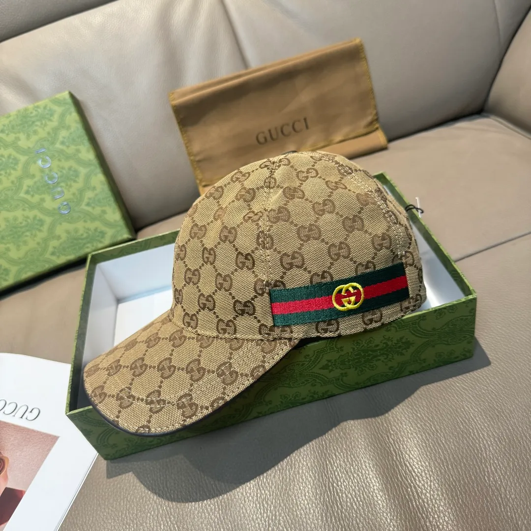p90, Gucci (Gucci) new spring and summer original baseball cap, double G webbing, 1:1 mold customization, original canvas + first-layer cowhide, popular purchasing agent, versatile style for men and women, great quality! The basic head circumference is 56cm, and the patch is adjustable.