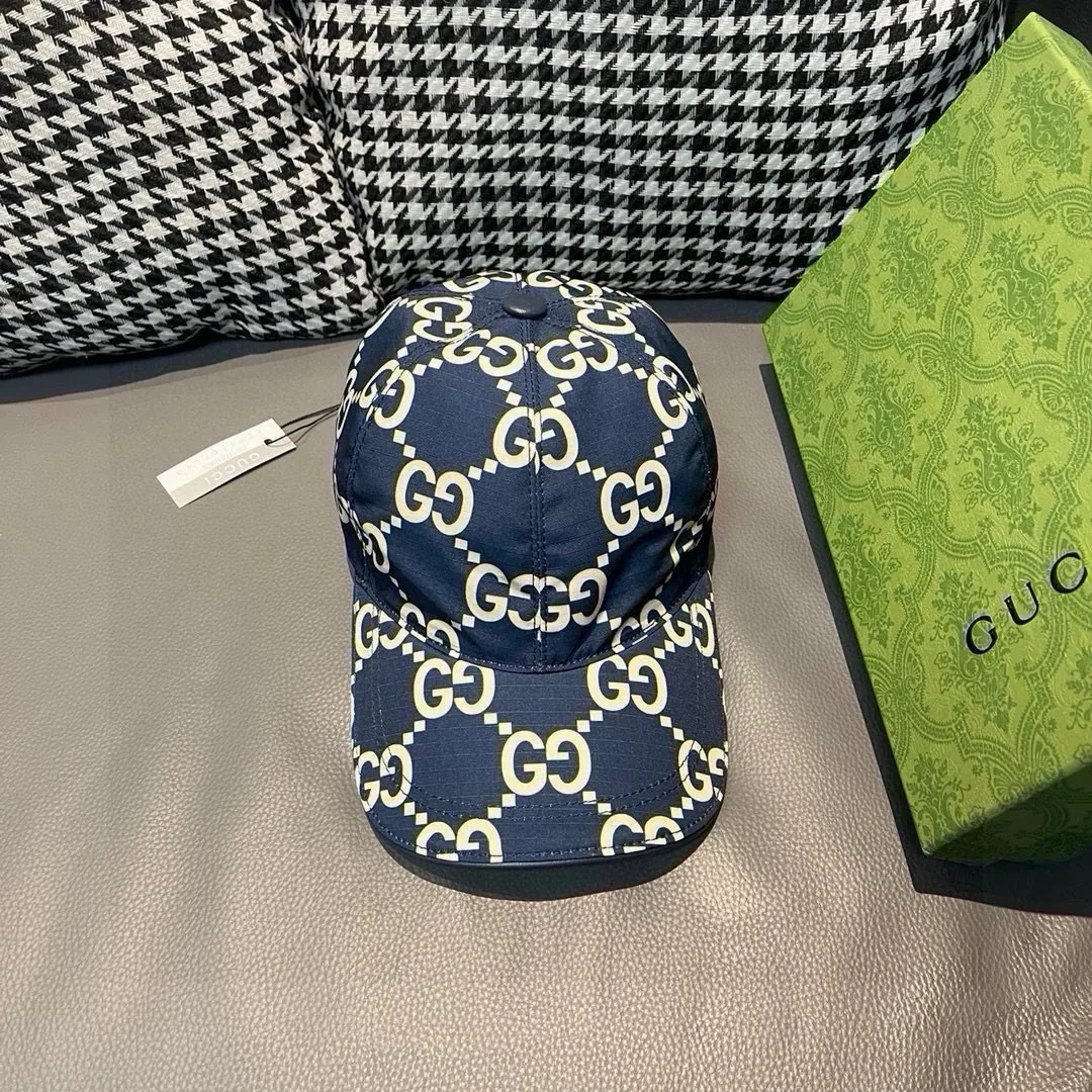 Batch 90, new model shipped from the official website, with packaging bag, Gucci's latest original baseball cap, large double G, 1:1 mold customization at the counter, perfect pattern, original canvas fabric + first-layer cowhide, light and breathable! The basic head circumference is 56cm, and the patch is adjustable.