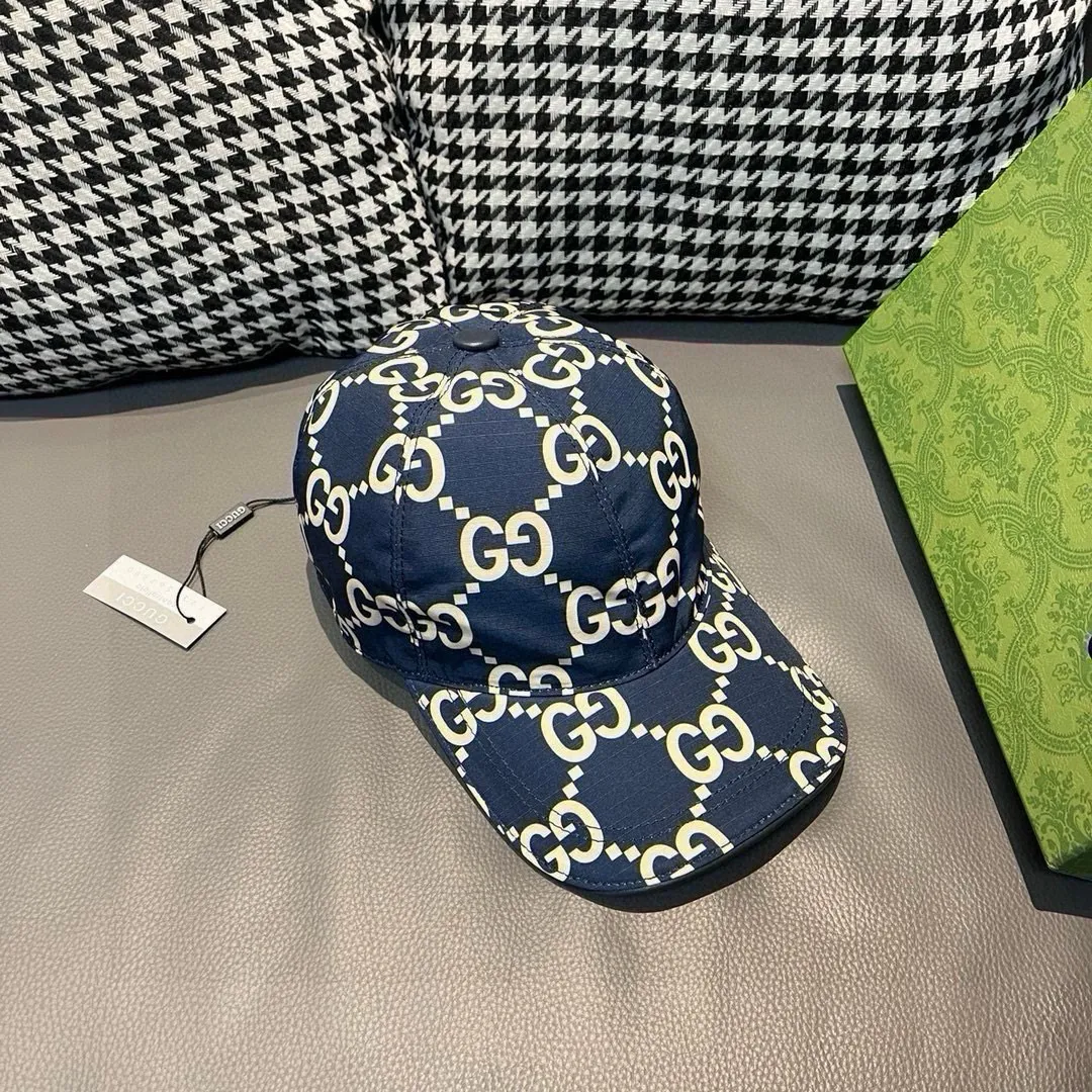 Batch 90, new model shipped from the official website, with packaging bag, Gucci's latest original baseball cap, large double G, 1:1 mold customization at the counter, perfect pattern, original canvas fabric + first-layer cowhide, light and breathable! The basic head circumference is 56cm, and the patch is adjustable.
