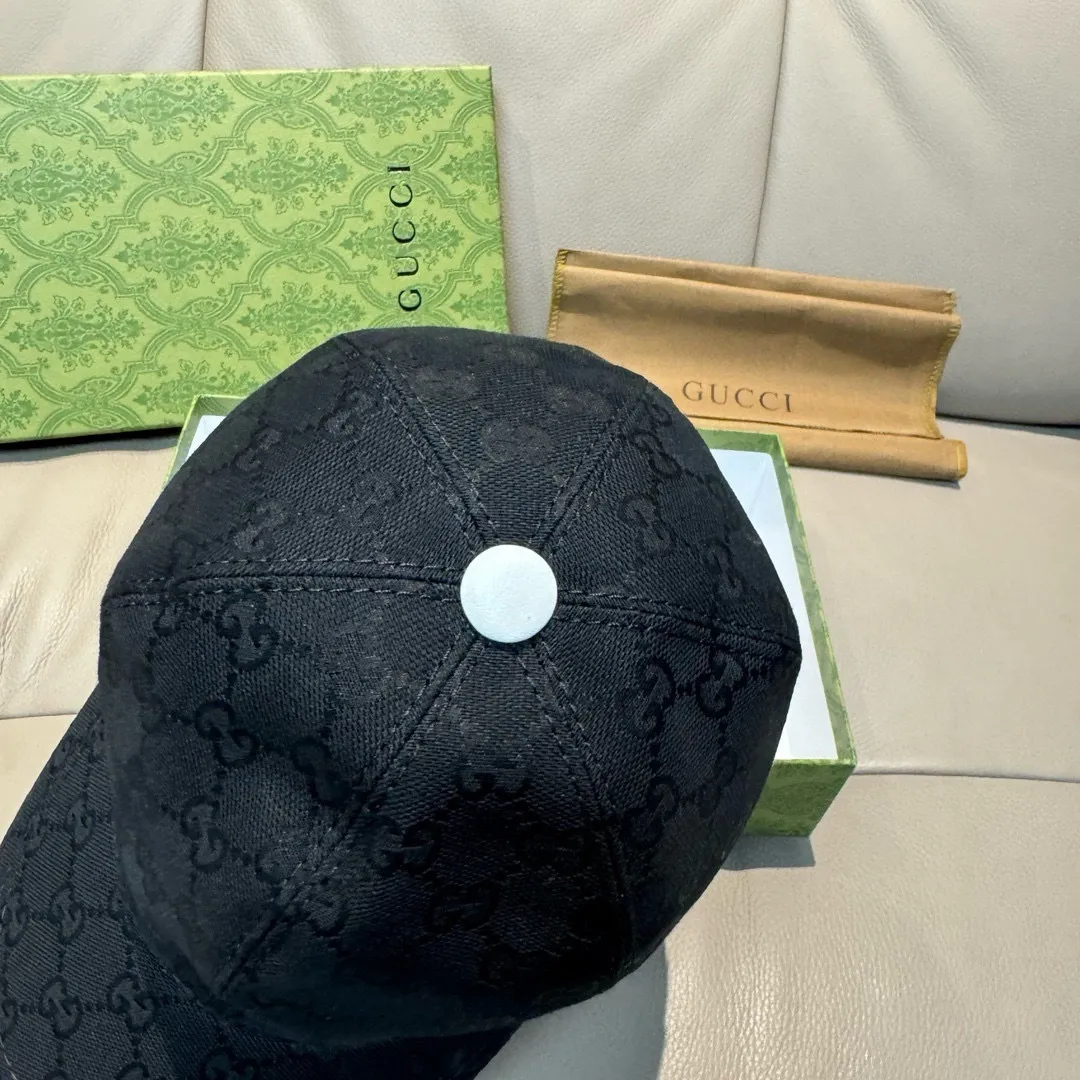 p90, Gucci (Gucci) new spring and summer original baseball cap, logo webbing, 1:1 mold customization, original canvas + first-layer cowhide, popular purchasing agent, versatile style for men and women, great quality! The basic head circumference is 56cm, and the patch is adjustable.
