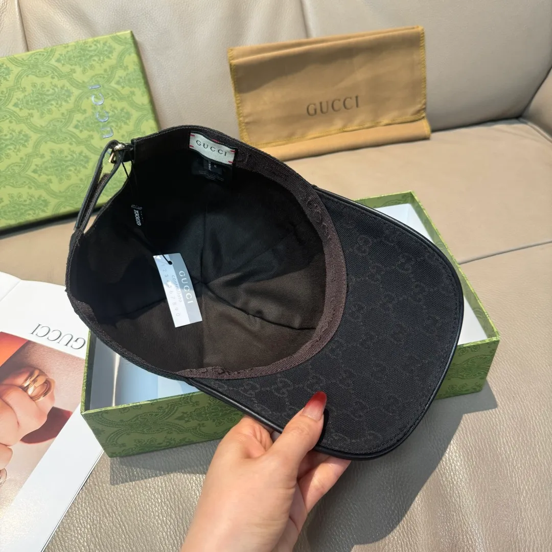 p90, Gucci (Gucci) new spring and summer original baseball cap, double G webbing, 1:1 mold customization, original canvas + first-layer cowhide, popular purchasing agent, versatile style for men and women, great quality! The basic head circumference is 56cm, and the patch is adjustable.