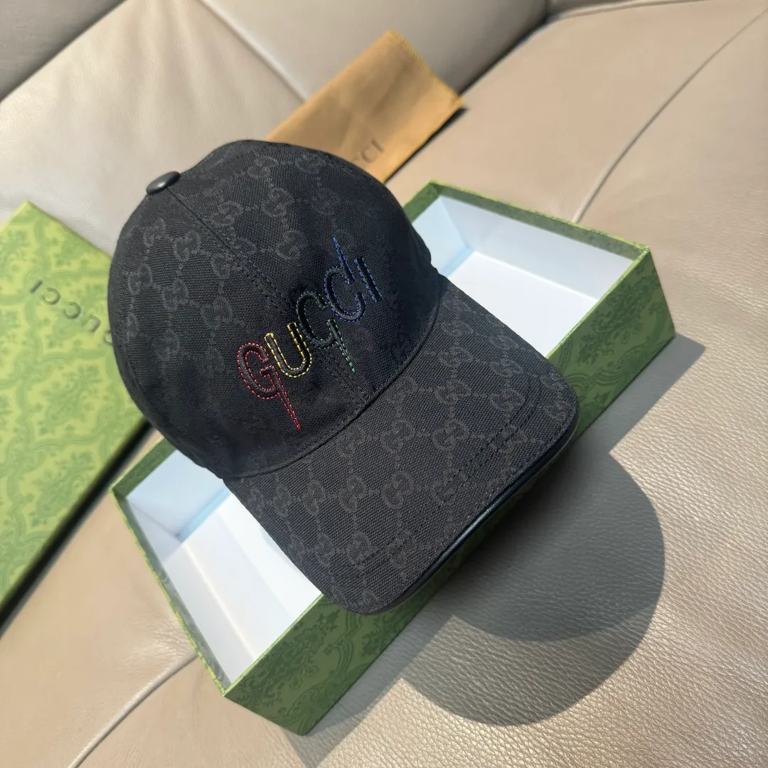 P90, Gucci's new original baseball cap, artistic word embroidery, 1:1 mold customization, heavy embroidery, details comparable to those at counters, original canvas fabric + first-layer cowhide, pure cotton lining, great quality! The first choice for handsome men and beautiful women, fashionable and versatile. Basic head circumference 56, adjustable patch