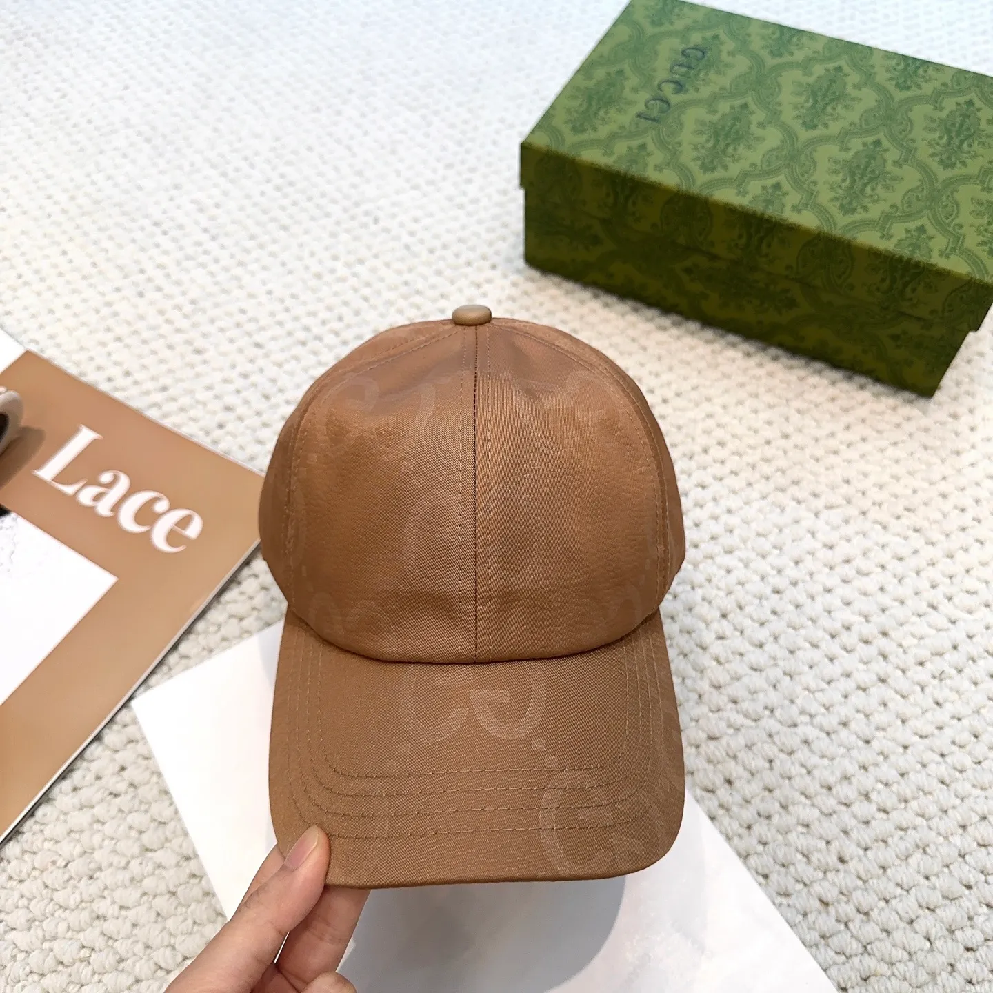 P66 original quality GUCCI Gucci baseball cap🧢Official website new product Gucci baseball cap🧢hot coming. The craftsmanship is very exquisite, high-end and classy! Low-key luxury, easy to carry! Running volume!