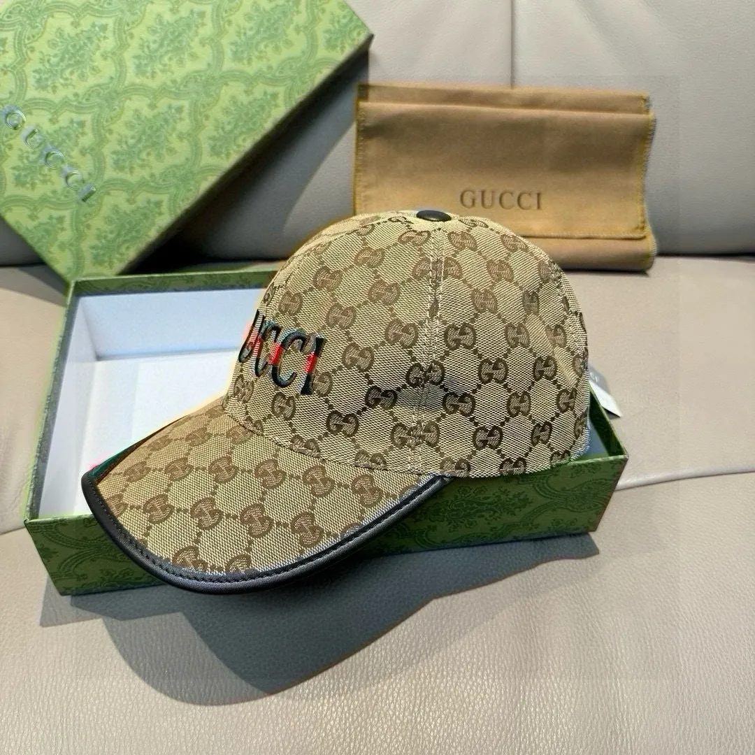 P90, Gucci's new original baseball cap, double G webbing. 1:1 mold customization, heavy embroidery, details comparable to those at counters, original canvas fabric + first layer cowhide, excellent quality! The first choice for handsome men and beautiful women, fashionable and versatile. The basic head circumference is 56cm, and the patch is adjustable.