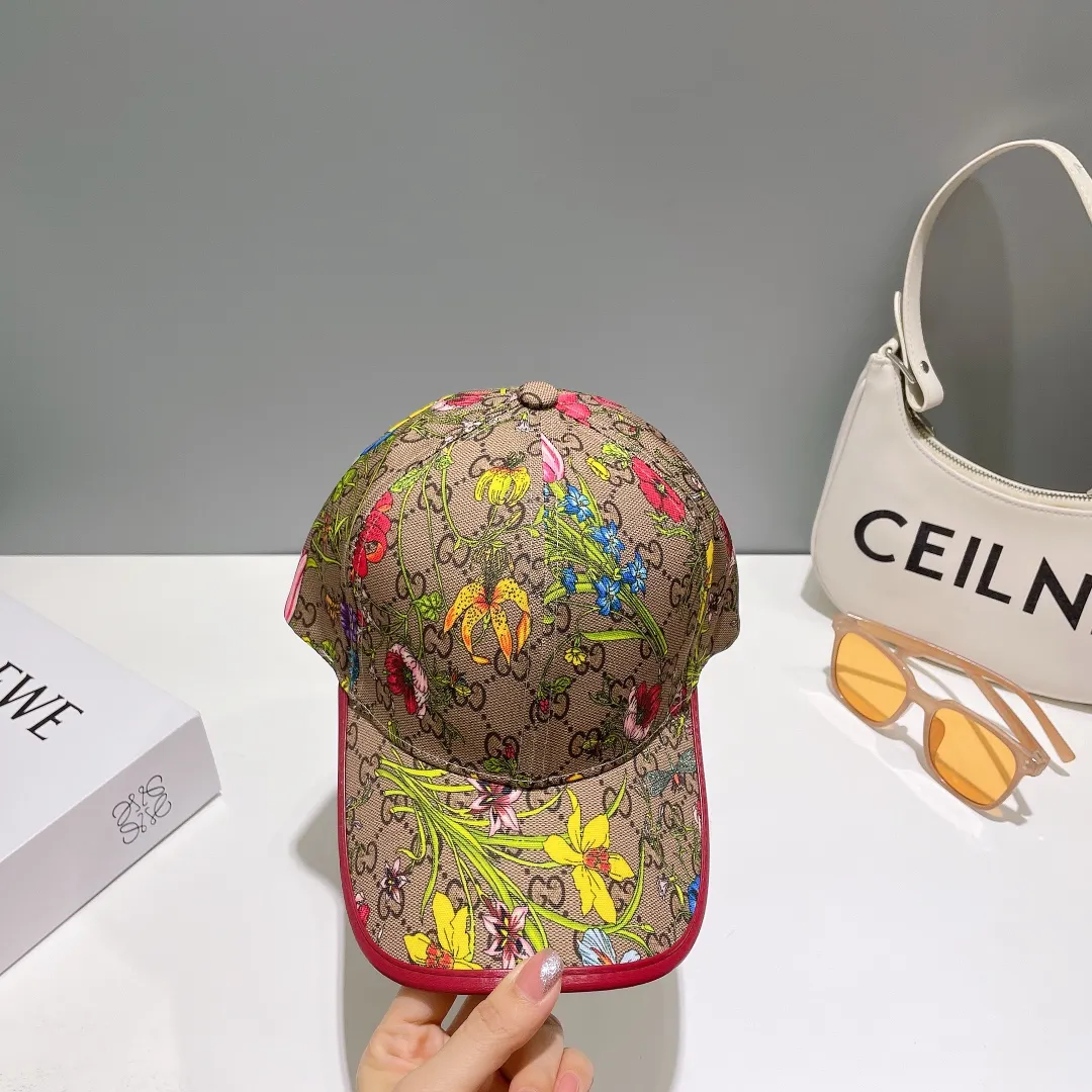 P56💰GUCCI baseball cap, new product from the official website, baseball cap, original quality, hot arrival 🔥🎩 The craftsmanship is very exquisite, high-end and classy! Low-key luxury, easy to carry! Running volume!