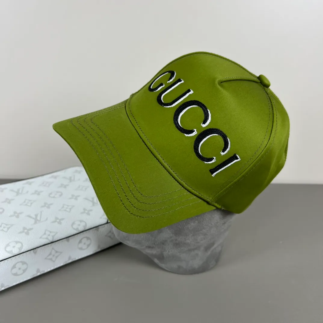 P56💰Gucci Baseball Cap♥️GUCCI🧢Official website new product, baseball cap, original quality, hot arrival 🔥🎩 The craftsmanship is very exquisite, high-end and classy! Low-key luxury, easy to carry! Running volume!