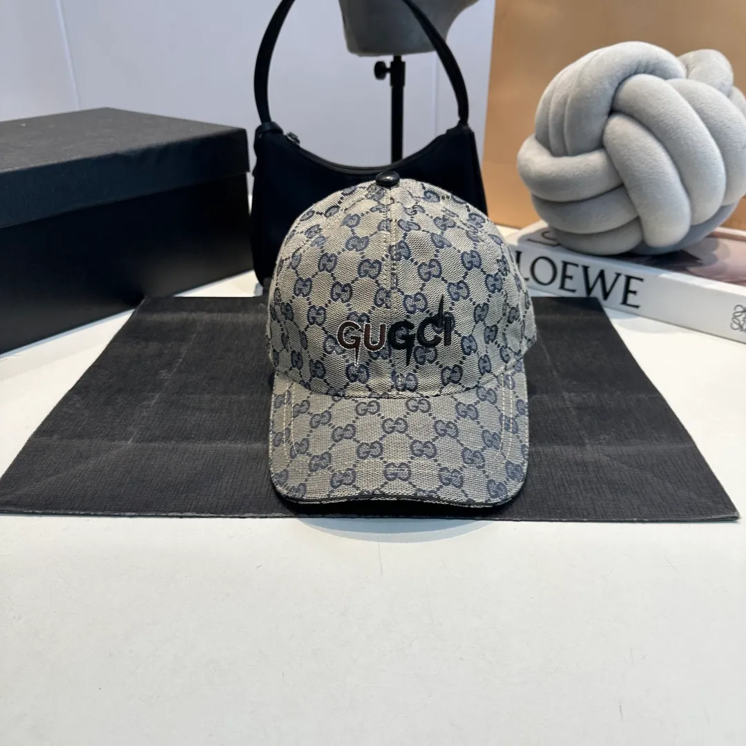 P60 Gucci (Gucci) classic original baseball cap😍Customized with 1:1 mold opening at the counter, the highest version, the original canvas is light and breathable! Photographed in real life, suitable for men and women in all seasons, basic head circumference 56cm, adjustable patches.