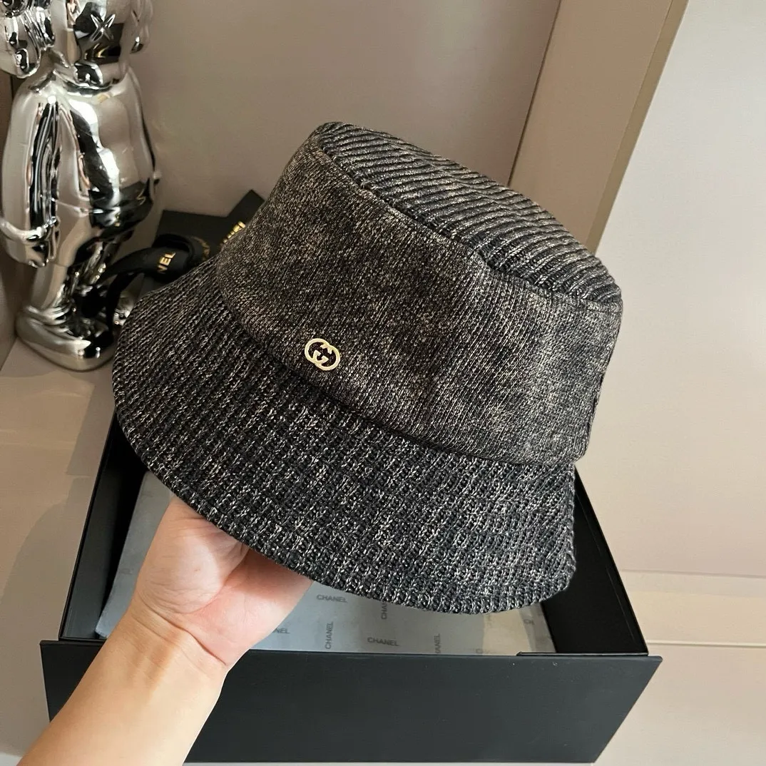 💰120¥ Gucci striped bucket hat, high-end customized fabric. Head circumference 57cm