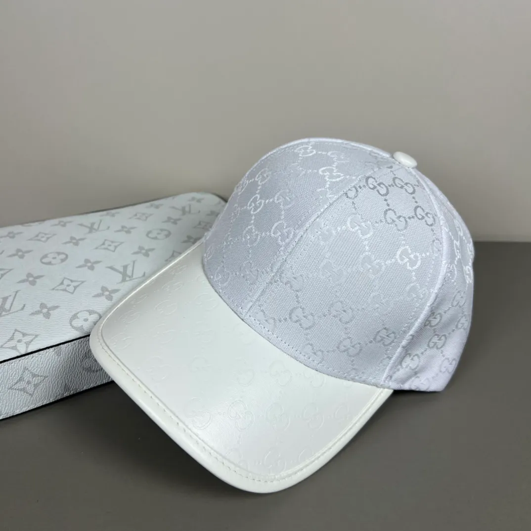 P46💰Gucci Baseball Cap♥️GUCCI🧢Official website new product, baseball cap, original quality, hot arrival 🔥🎩 The craftsmanship is very exquisite, high-end and classy! Low-key luxury, easy to carry! Running volume!