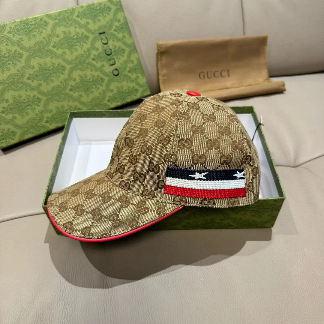 p90, Gucci (Gucci) classic original baseball cap, five-star webbing, 1:1 mold customization, original canvas + first-layer cowhide, popular purchasing agent, versatile style for men and women, great quality! The basic head circumference is 56cm, and the patch is adjustable.
