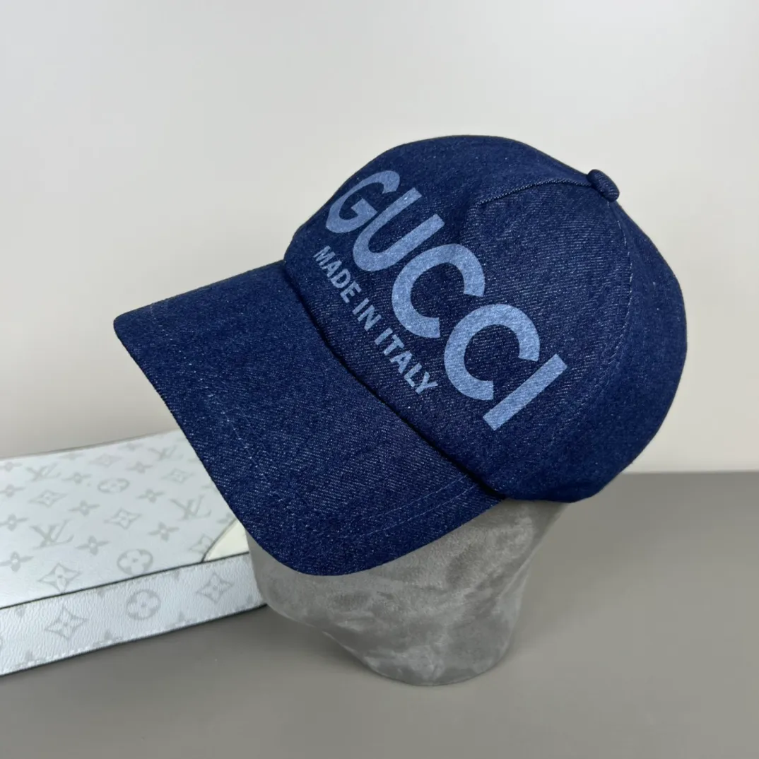P60💰Gucci Baseball Cap♥️GUCCI🧢Official new product, baseball cap, original quality, hot arrival 🔥🎩 The craftsmanship is very exquisite, high-end and classy! Low-key luxury, easy to carry! Running volume!
