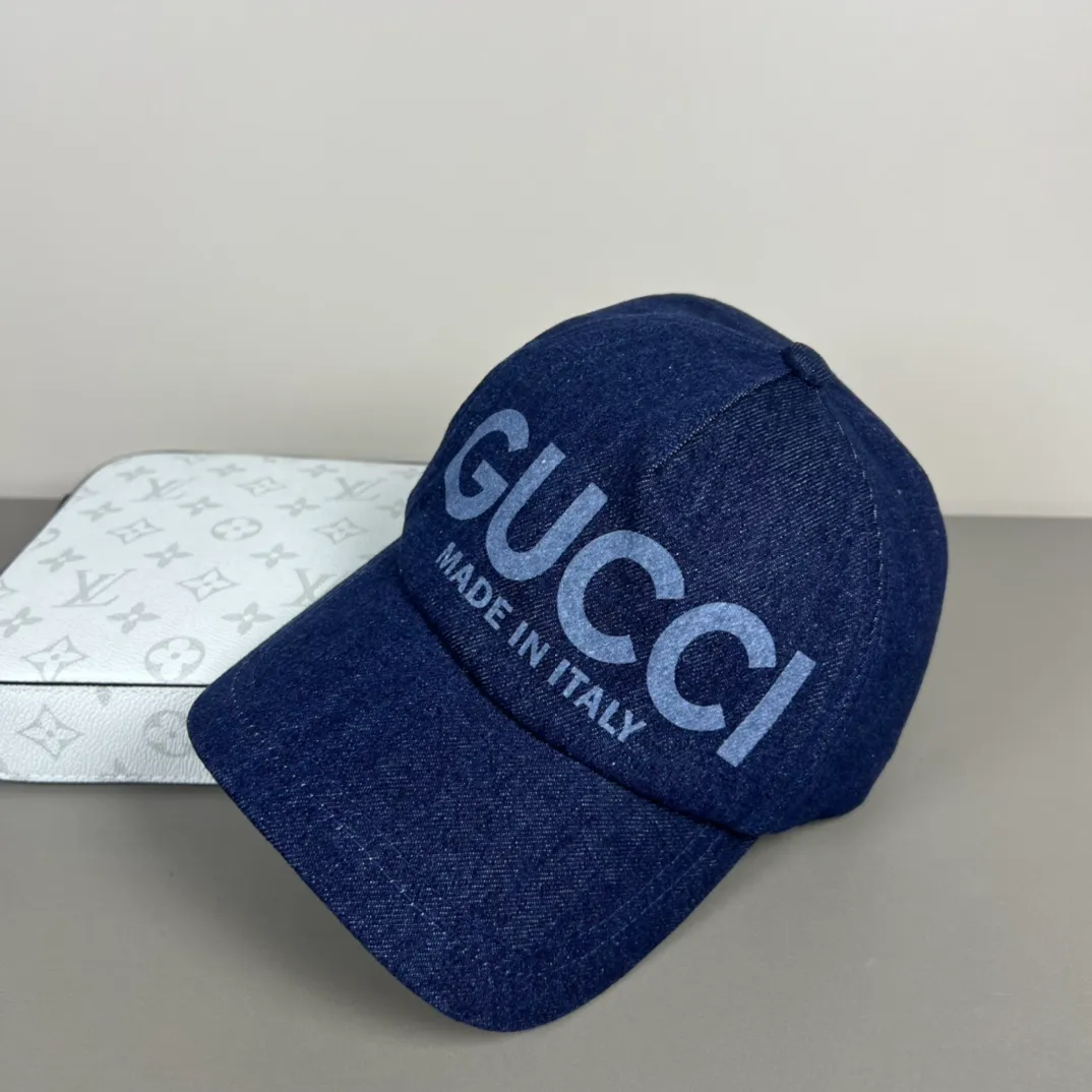 P60💰Gucci Baseball Cap♥️GUCCI🧢Official new product, baseball cap, original quality, hot arrival 🔥🎩 The craftsmanship is very exquisite, high-end and classy! Low-key luxury, easy to carry! Running volume!