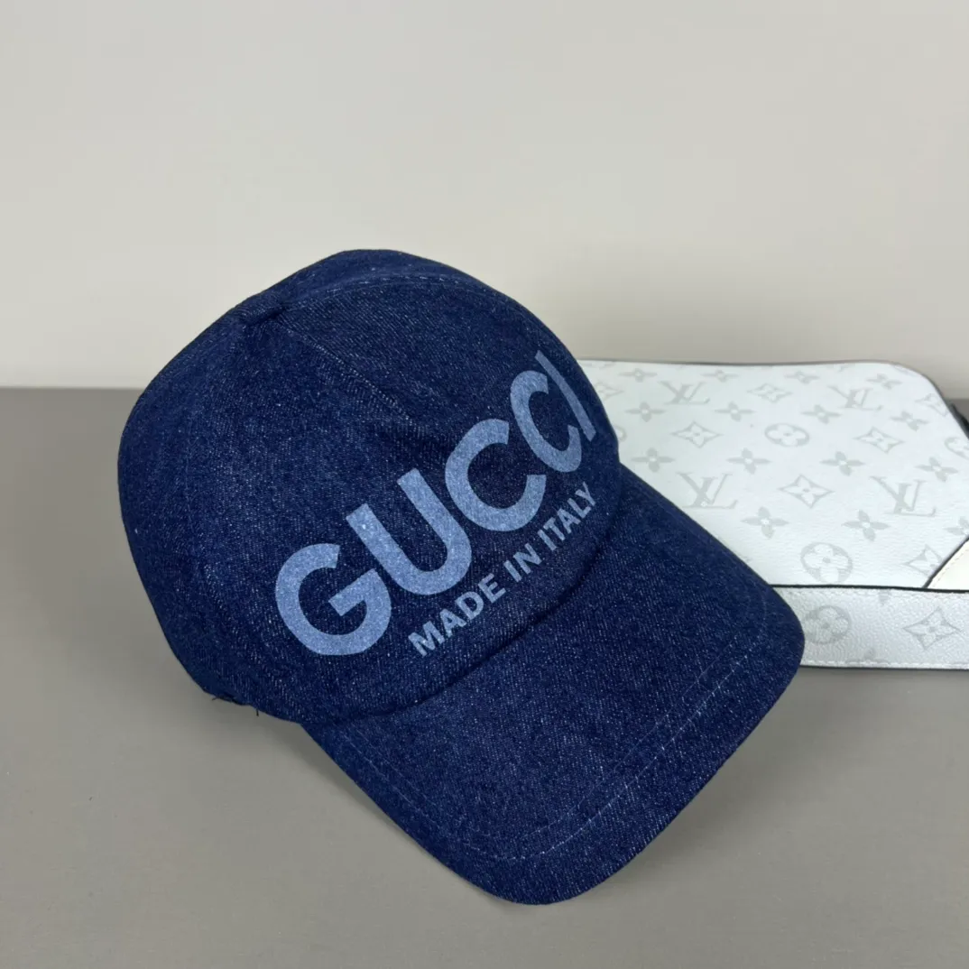 P60💰Gucci Baseball Cap♥️GUCCI🧢Official new product, baseball cap, original quality, hot arrival 🔥🎩 The craftsmanship is very exquisite, high-end and classy! Low-key luxury, easy to carry! Running volume!