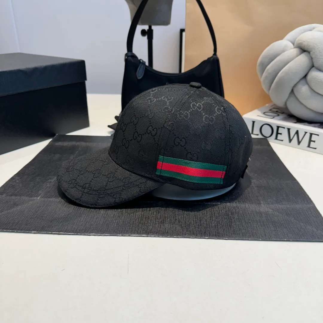 P600000 classic model! Gucci (Gucci) classic original baseball cap😍Light and breathable! Photographed in real life, suitable for men and women in all seasons, basic head circumference 56cm, adjustable patches.