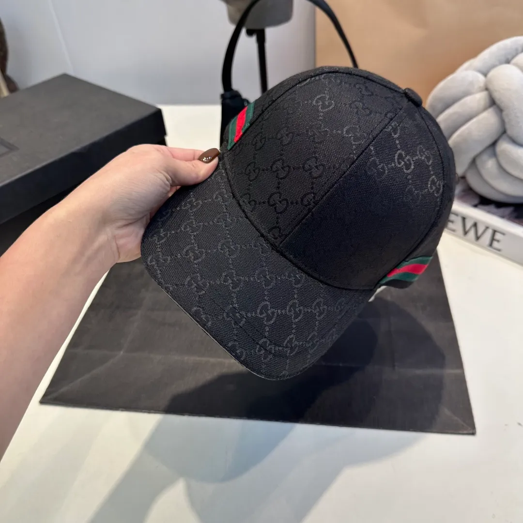 P600000 classic model! Gucci (Gucci) classic original baseball cap😍Light and breathable! Photographed in real life, suitable for men and women in all seasons, basic head circumference 56cm, adjustable patches.