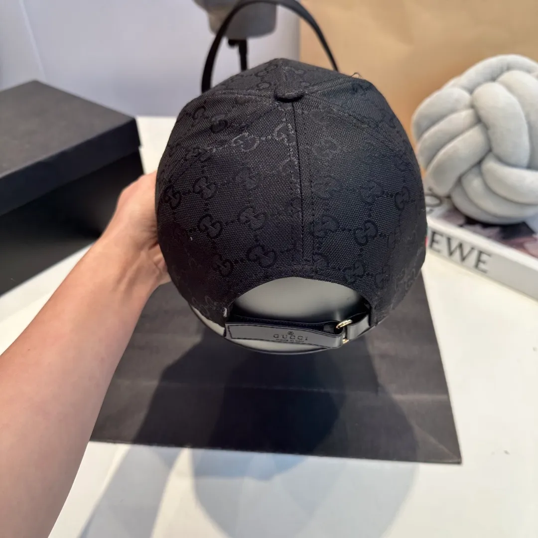 P600000 classic model! Gucci (Gucci) classic original baseball cap😍Light and breathable! Photographed in real life, suitable for men and women in all seasons, basic head circumference 56cm, adjustable patches.
